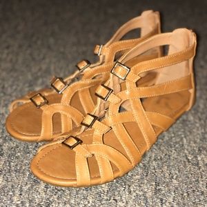 Report tan sandals Size 10